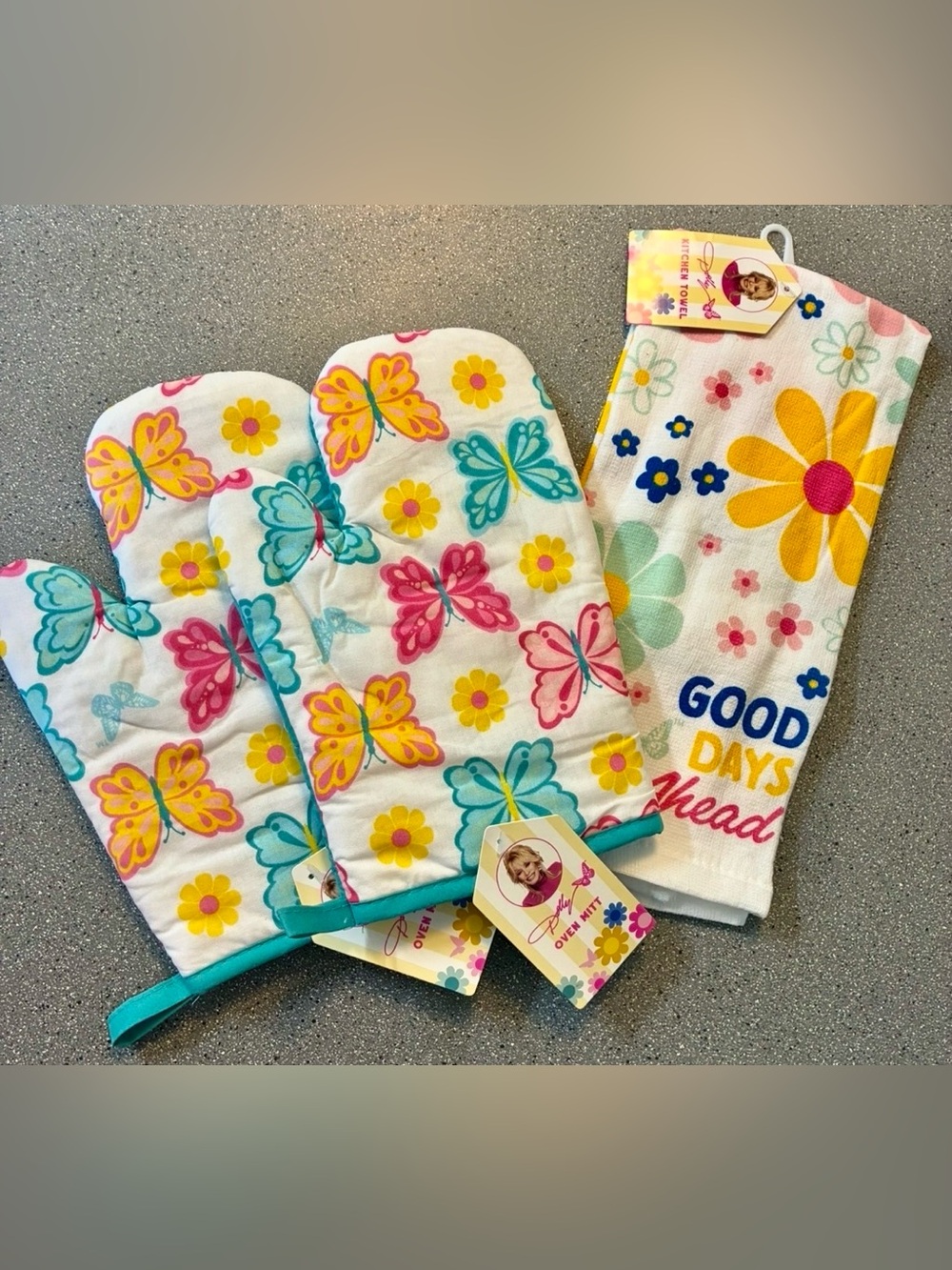 Dolly Parton Potholders 2 and Dolly Parton kitchen towel Dollywood souvenir NWT